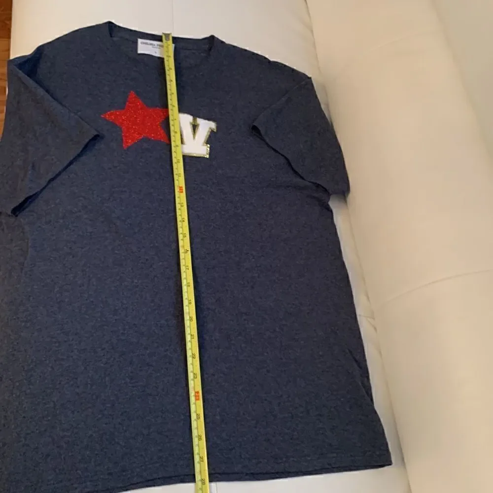 Chelsea Freeman Collection Small Sleeve T-Shirt Size L